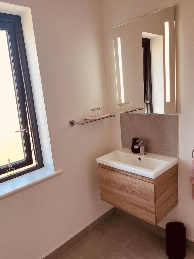 Greene Acres Hotel Дулин Екстериор снимка