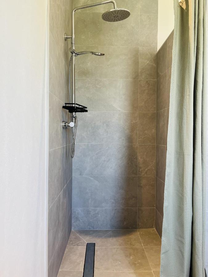 Greene Acres Hotel Дулин Екстериор снимка
